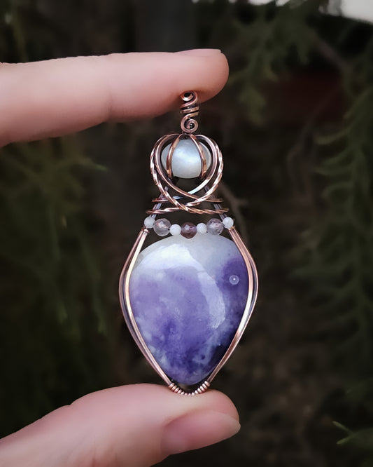 Morado opaal en witte silky maansteen antiek koper wire wrap hanger (verzending mogelijk na 12 mei)
