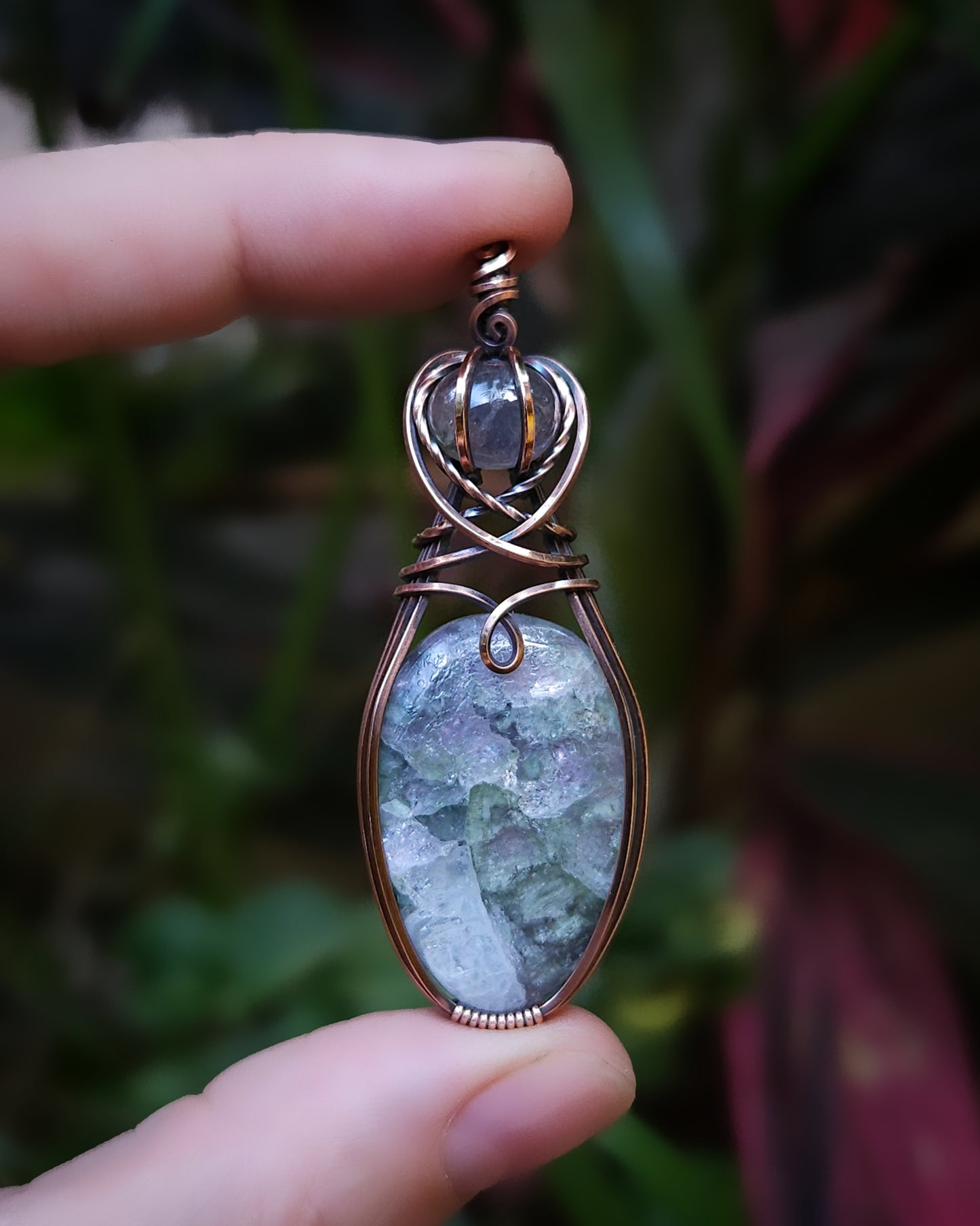 Unicorn stone en toermalijn antiek koper wire wrap hanger (CUSTOM VOOR Audrey : de helft aanbetaling van 97,50)