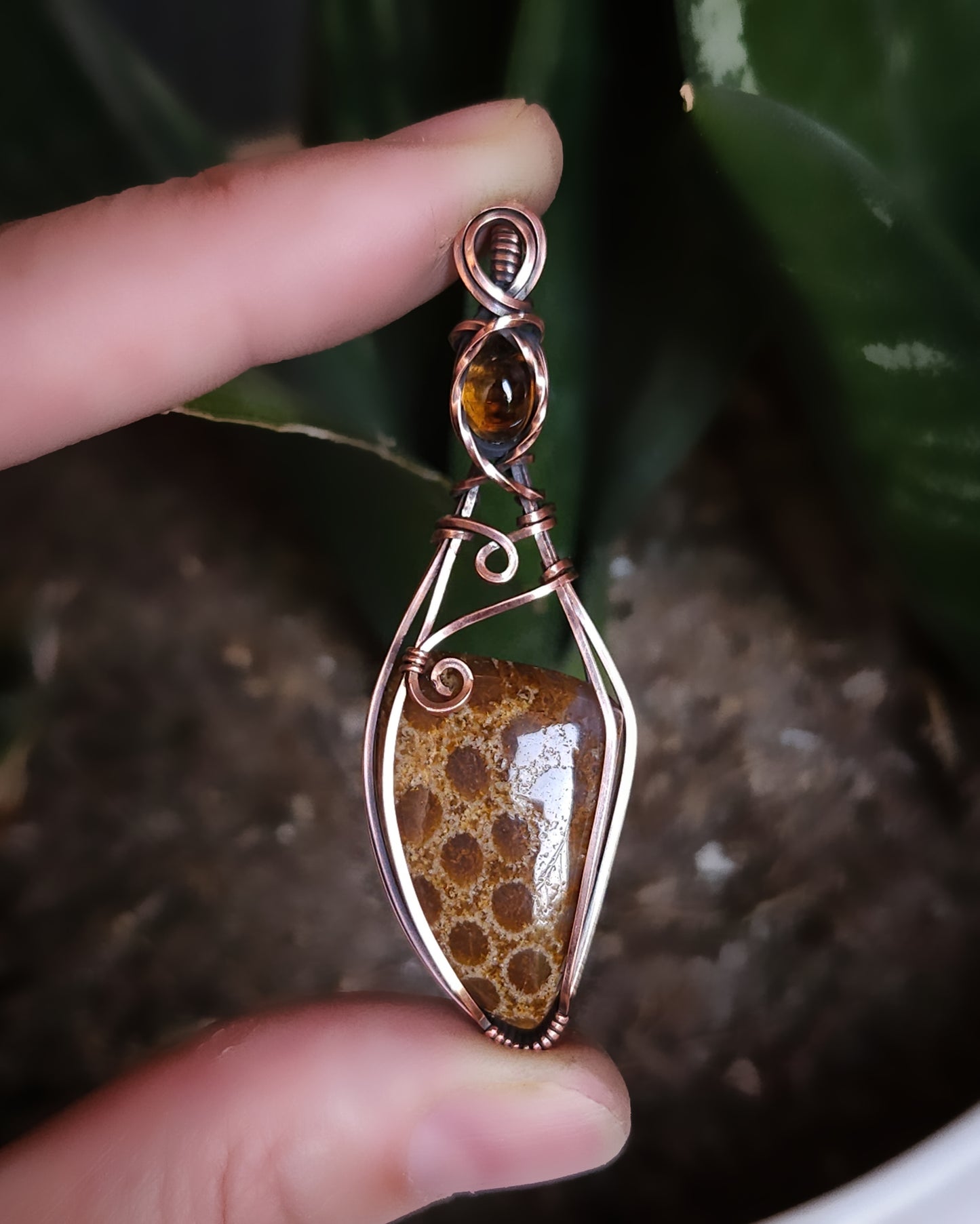 Koraal fossiel en citrien antiek koper wire wrap hanger (CUSTOM voor Marjolein / de helft aanbetaling van €85)