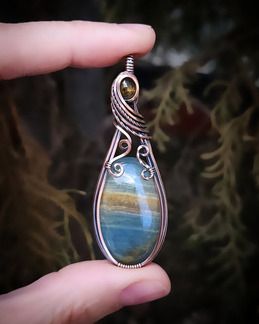 Calciet en toermalijn antiek koper wire wrap hanger (verzending mogelijk na 12 mei)