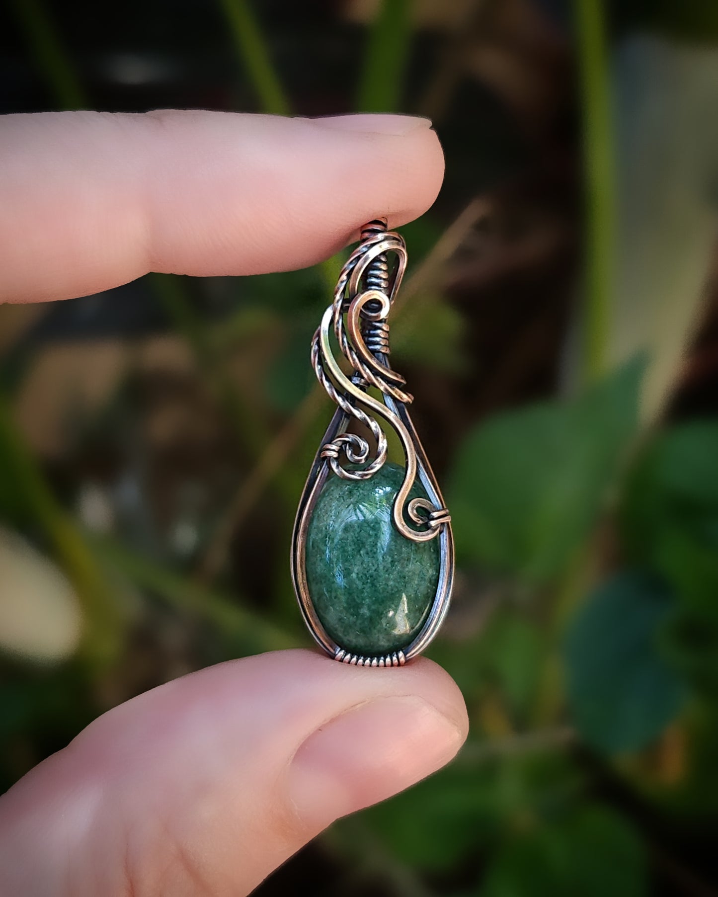 Aventurijn antiek koper wire wrap hanger