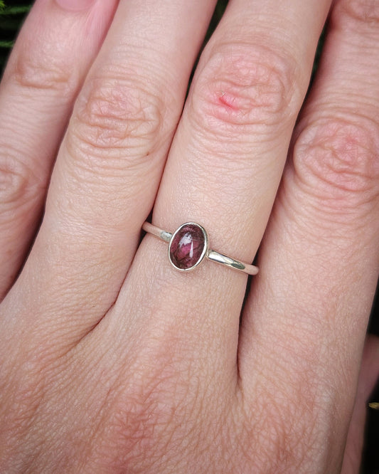 Pink tourmaline 925 sterling silver ring Indian size 14 (inner circumference 54 mm)