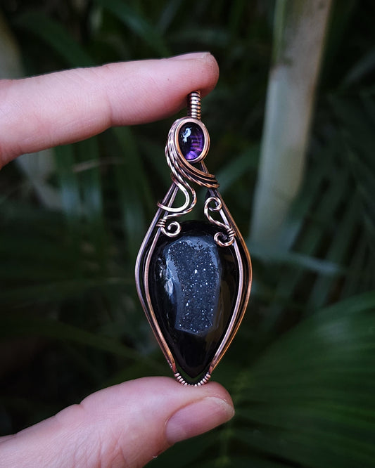 Zwarte onyx druzy en amethist antiek koper wire wrap hanger (CUSTOM VOOR Lindsey : de helft aanbetaling van 92,50)